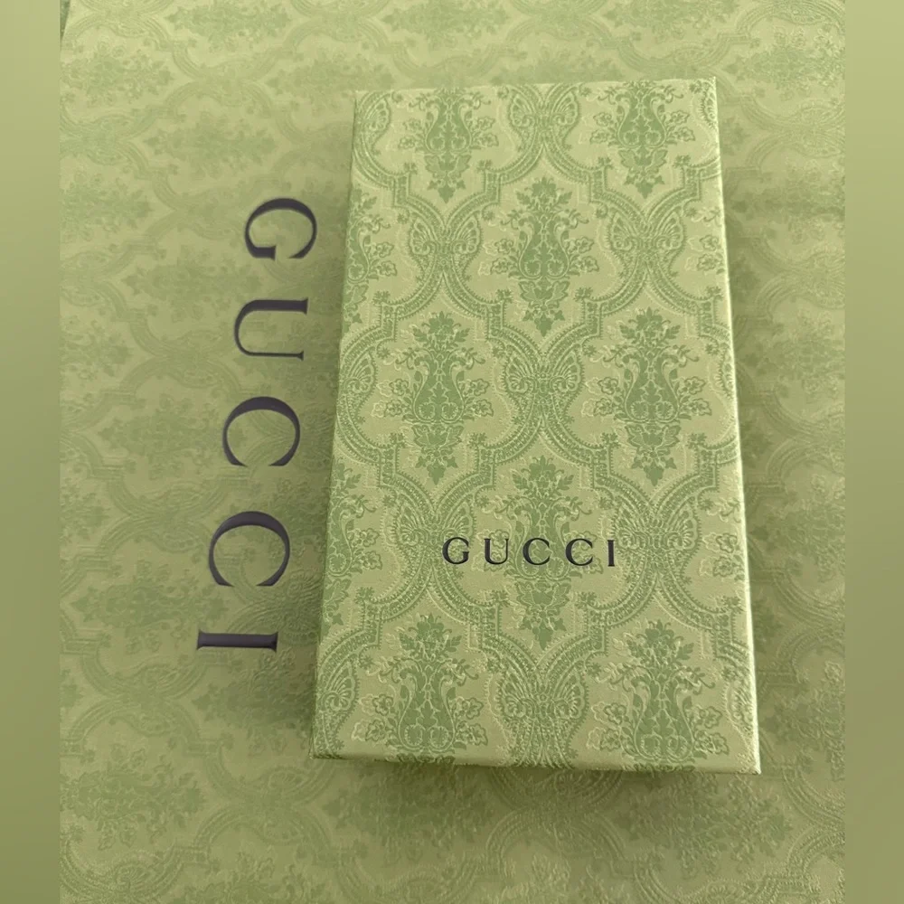 New GUCCI WOOL SCARF/SHAWL💙❤️ - Picture 10 of 10
